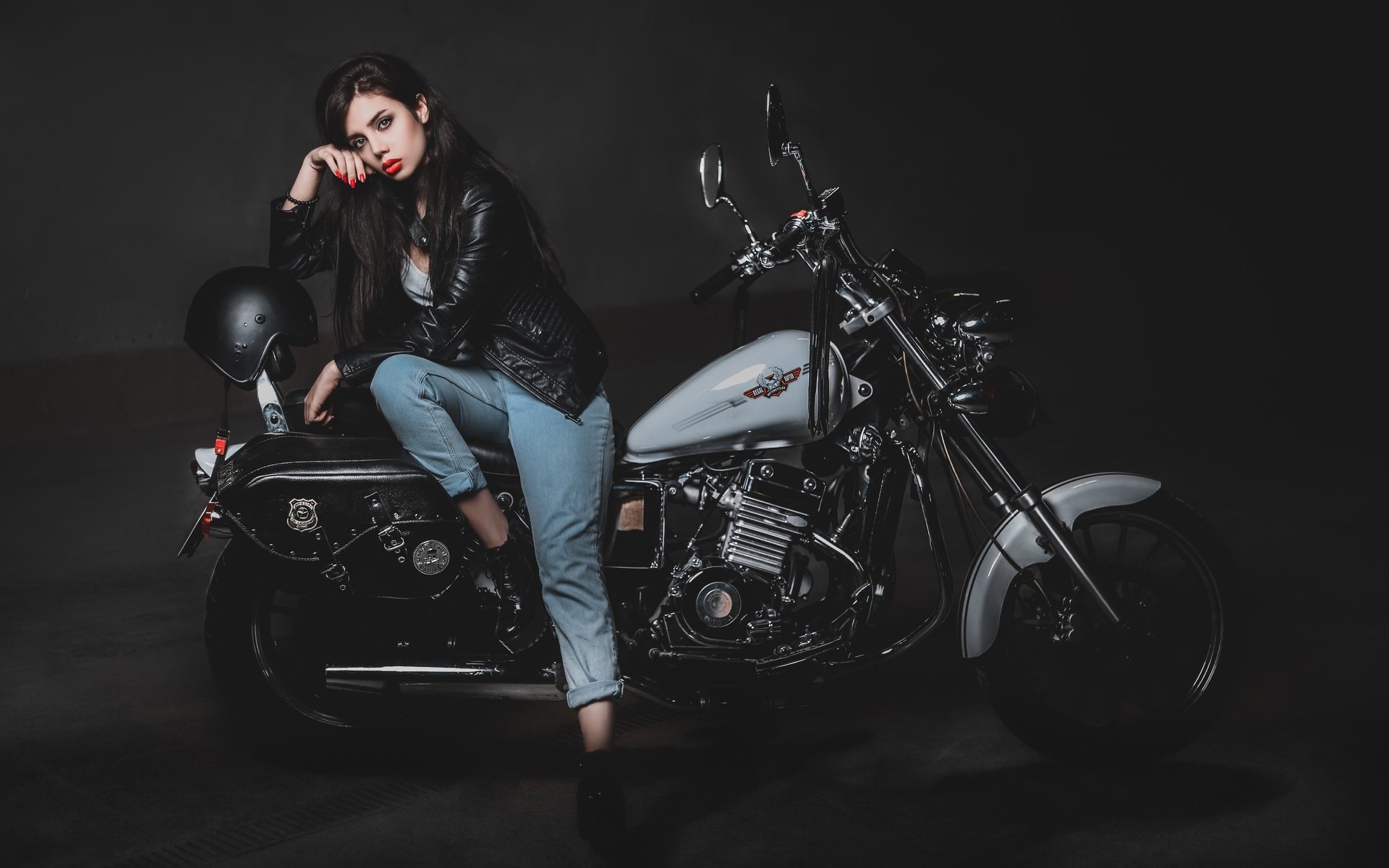 Biker girls: style and drive in Tainan