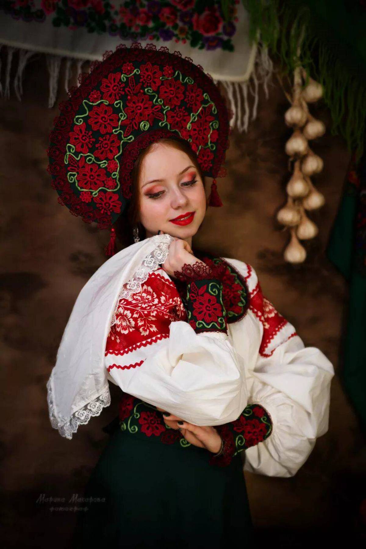 Women in Slavic costumes underwear in Tainan