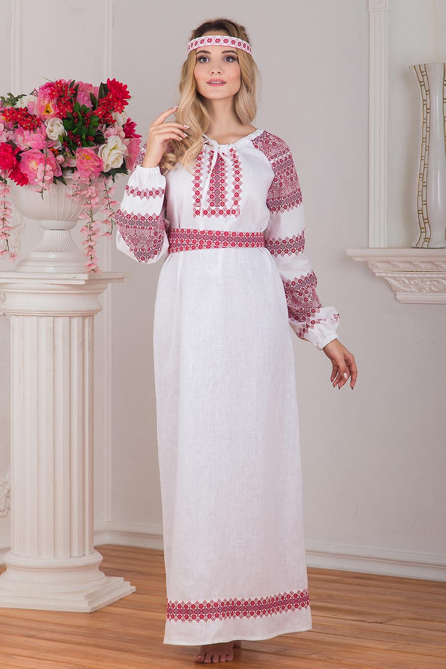 Women in Slavic costumes in Tainan