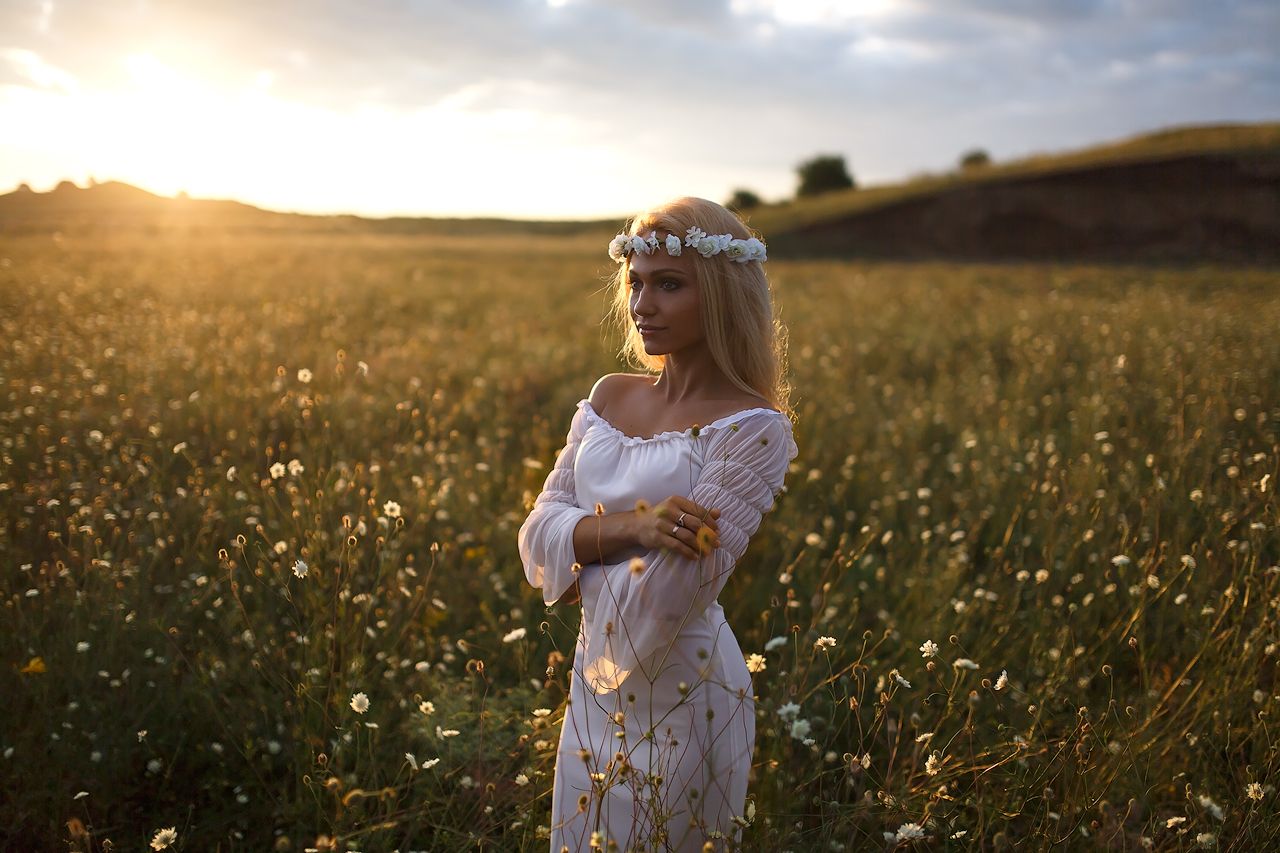 Girls in Slavic costumes in Tainan
