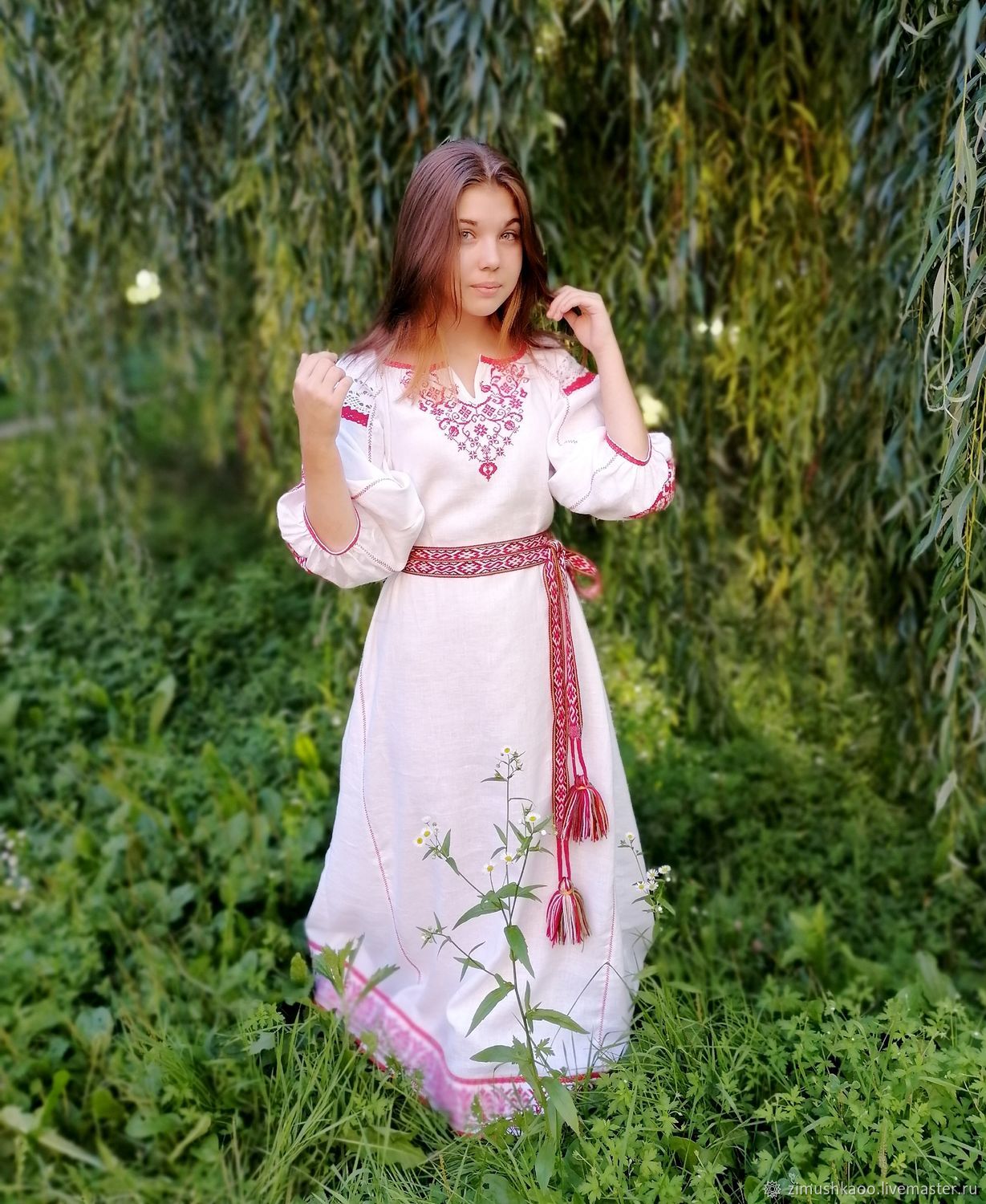 Girl Girls in Slavic costumes in Tainan